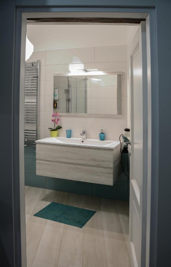 Al Teatro Verdi Luxury Apartment Salerno Buitenkant foto