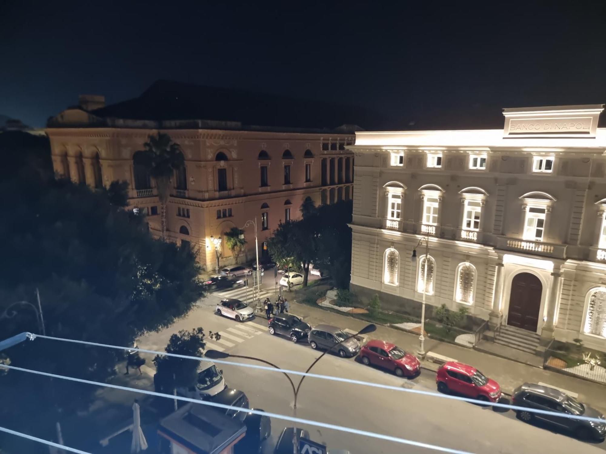 Al Teatro Verdi Luxury Apartment Salerno Buitenkant foto