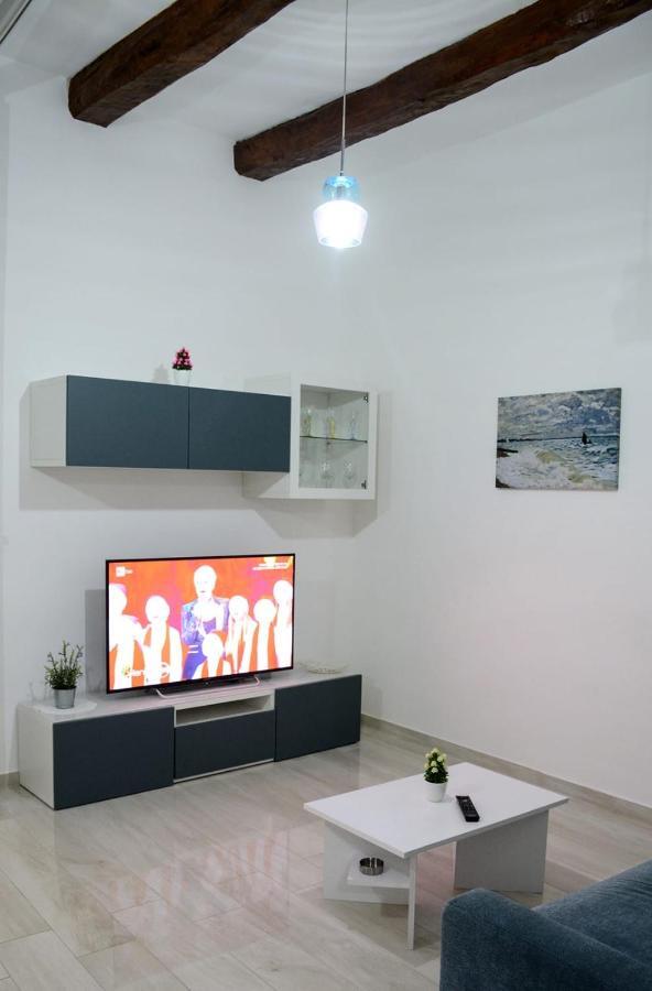 Al Teatro Verdi Luxury Apartment Salerno Buitenkant foto
