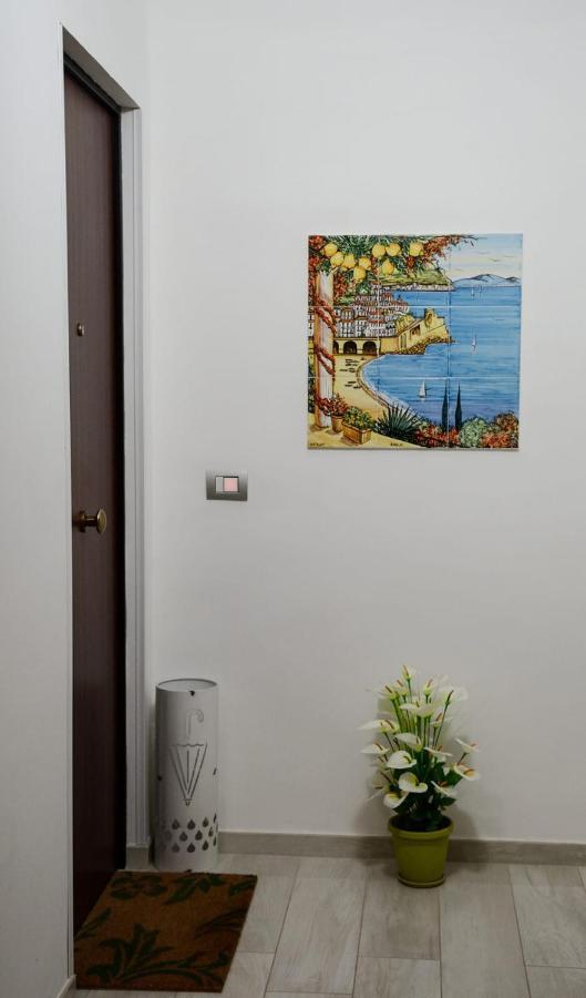 Al Teatro Verdi Luxury Apartment Salerno Buitenkant foto